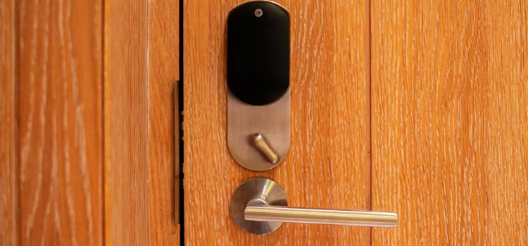 Automatic Locking Door Knob Lake Arrowhead